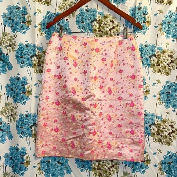 Oscar de la Renta Dresses & Skirts - Oscar de la Renta pink floral silk pencil skirt